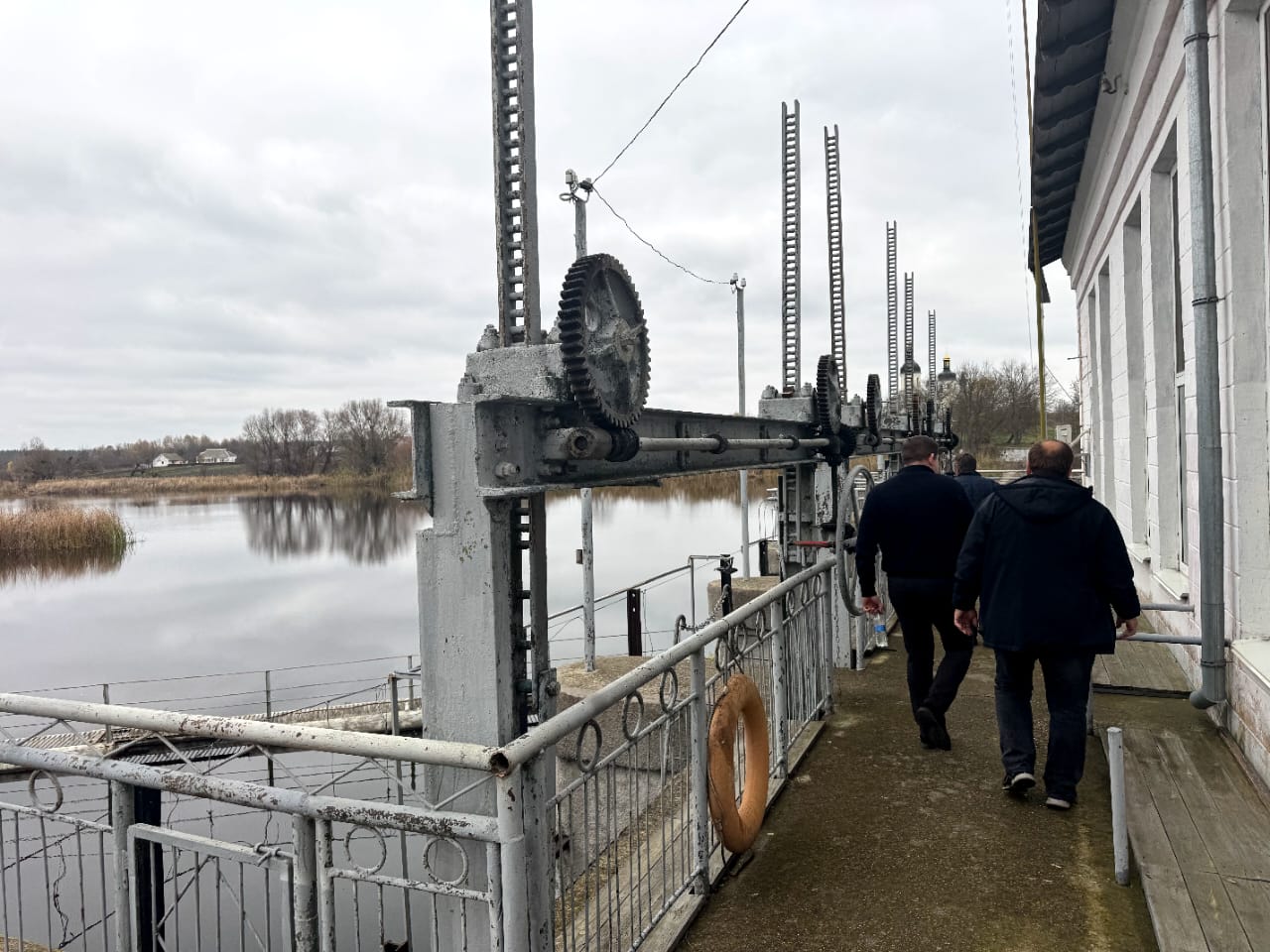 Контроль за дотриманням режимів роботи водосховищ