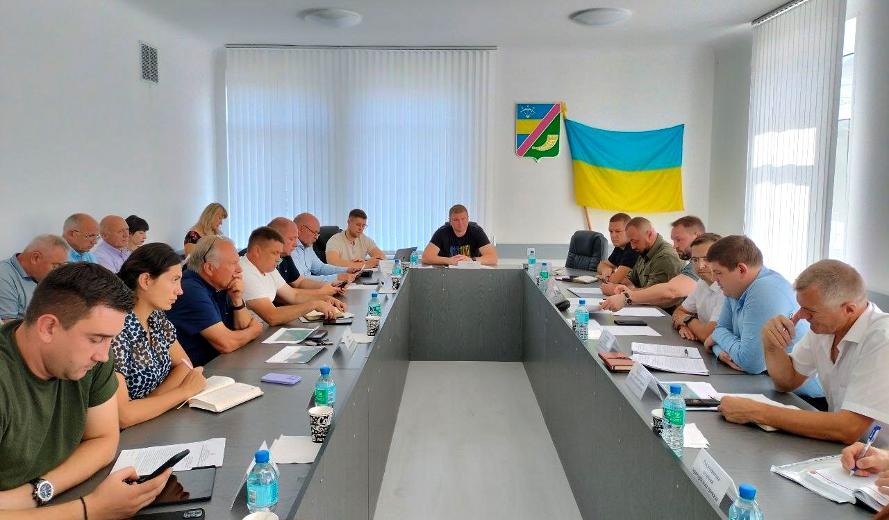 ТРИВАЄ РОБОТА З ПОКРАЩЕНННЯ РІЧКИ РОСЬ!