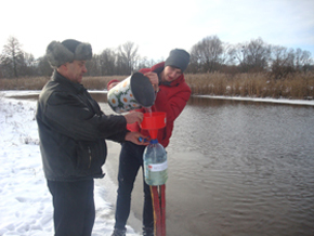 В процесі. Відбір проб води