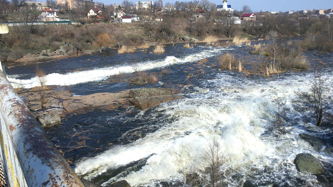 Завершена весняна промивка водосховищ на річці Рось